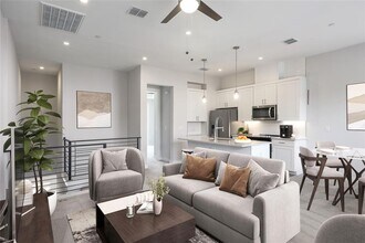 Building Photo - 12001 Vista Parke Dr