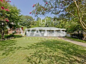 Building Photo - 1129 Dogwood Ln