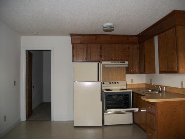 Kitchen - Brookside East Apartments