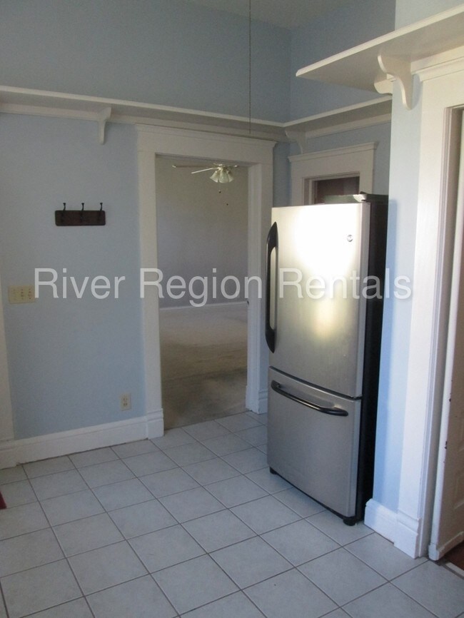 Foto del edificio - 529 Felder Ave