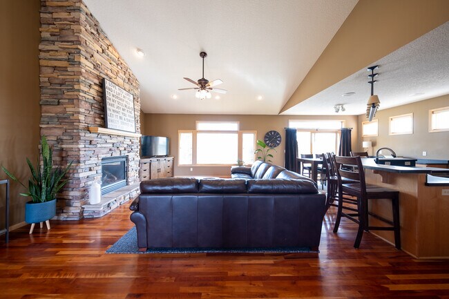 Building Photo - 6531 Century Ln