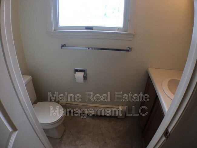 Building Photo - 45 Valley View Ln