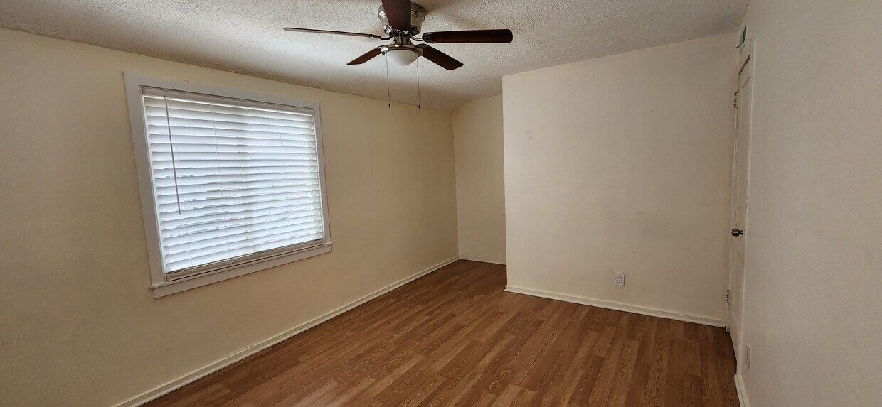 Master Bedroom - 582 Pearl Harbor St