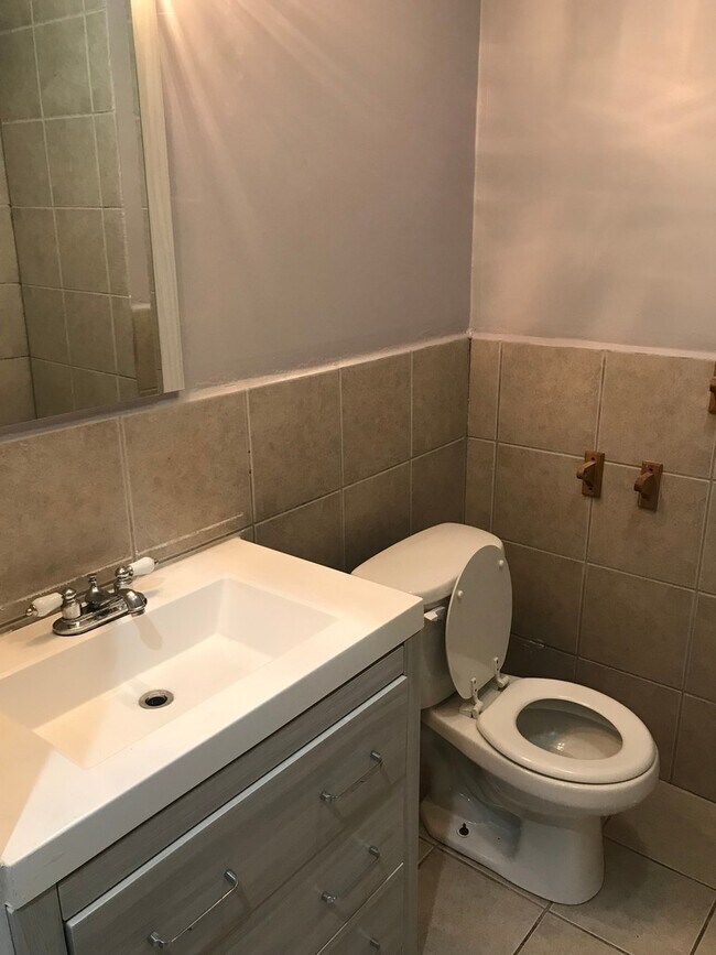 Building Photo - 29 Elberon Pl