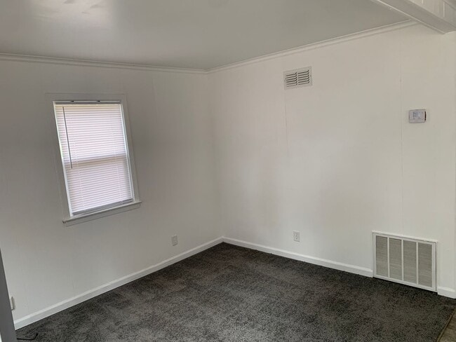 Building Photo - 1118 Shire Ave