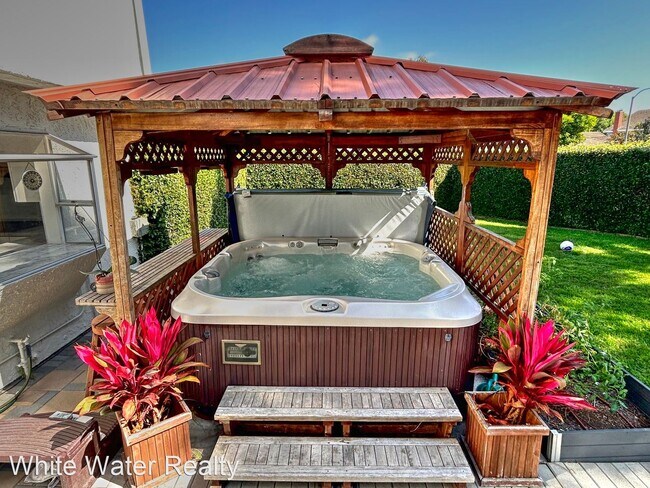 Building Photo - Studio, 2.5 bath House - 25592 Leeward Dr.
