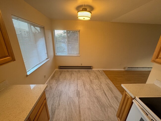 Building Photo - Sunnyvale 1BR with In-Unit Laundry, Attached Garage & Utilities Included – Prime Location