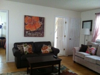 Private Entrance - 24 Reid Ave