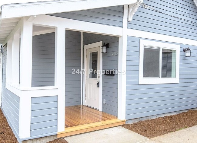 Foto del edificio - Classic 1 BD | 1 BA Cottage w/ Fenced Yard - SE Portland