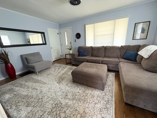 Building Photo - 319 S Porter St