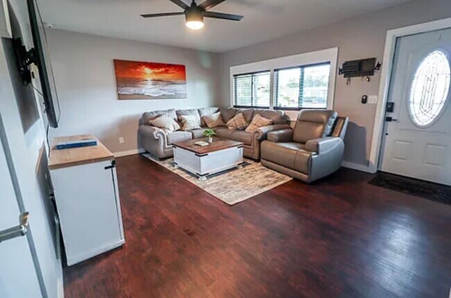 Foto del edificio - 3312 36th Ave W