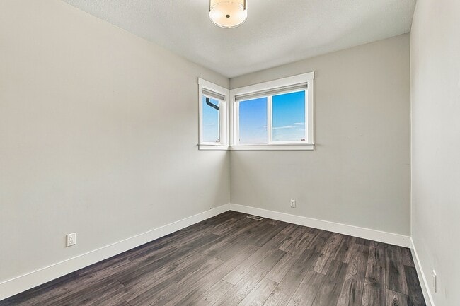 Building Photo - 2297 Kingsford Pl