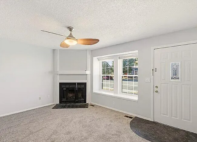 Foto del edificio - 16991 E Chenango Ave