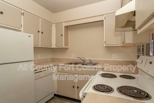 Building Photo - 3041 Sumac St