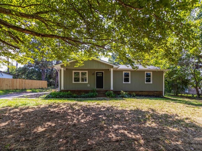 Building Photo - 229 Ezell Cir