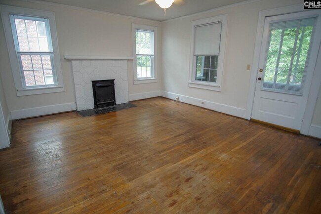 Building Photo - 1615 Hollywood Dr