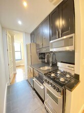 Building Photo - Mott Street