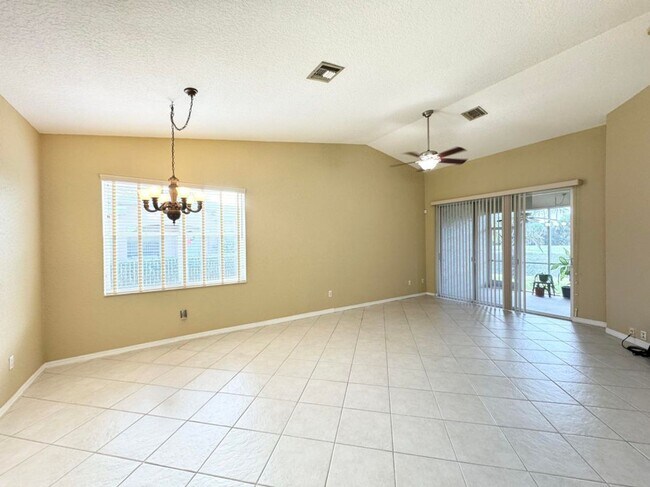 Foto del edificio - 8654 Lineyard Cay