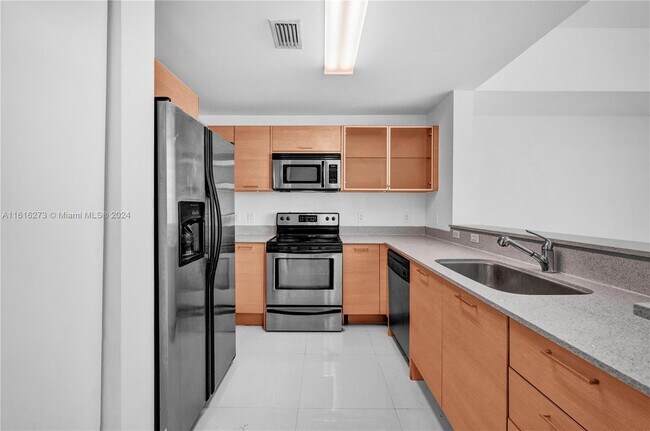 Foto del edificio - 350 NE 24th St