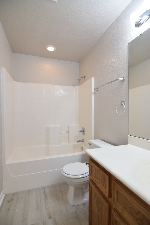 Building Photo - 2106 Flagstaff Dr