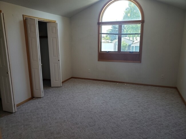 Building Photo - 511 N 19th Ave