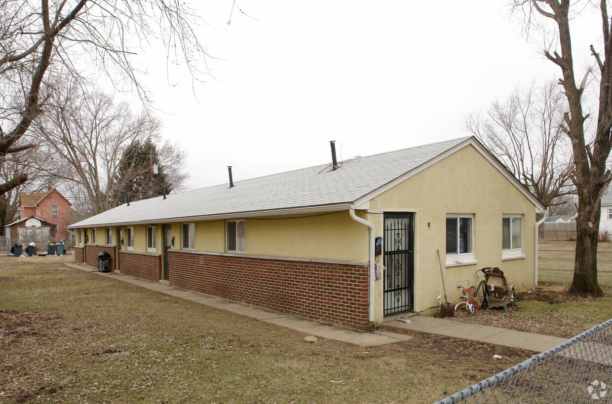 Primary Photo - 137-143 Stevens Ave