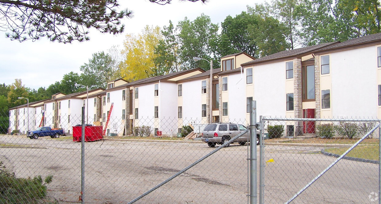 Building Photo - Stonecreek Apartments