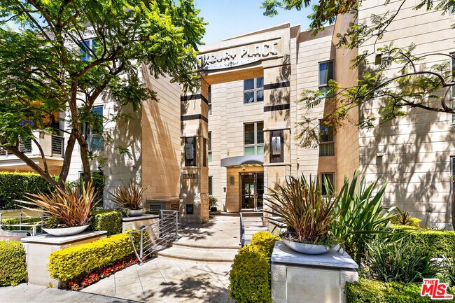 Foto del edificio - 1318 S Roxbury Dr