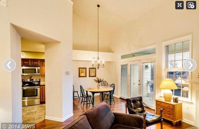 Foto del edificio - 1304F Garden Wall Cir