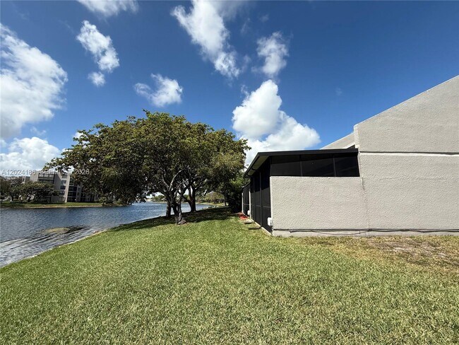 Foto del edificio - 11228 NW 14th Ct
