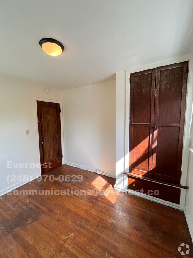 Building Photo - 3812 Drexel Dr
