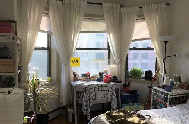 Foto del edificio - 1021 Tremont St