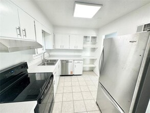 Building Photo - 336 San Rafael St
