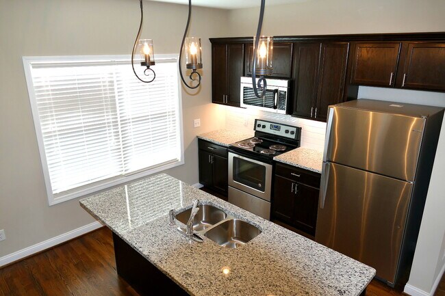 Foto del edificio - 914 Somerville Ct