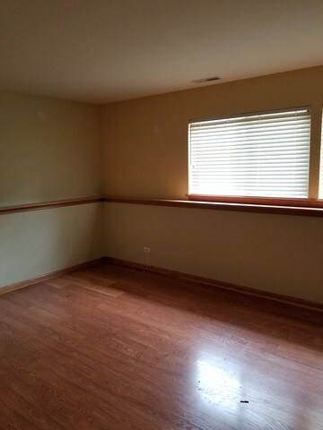 Building Photo - 640 Chesterfield Ln