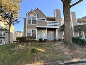 Building Photo - 9627 Vinca Cir