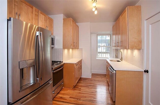 Building Photo - 9 Alden Pl