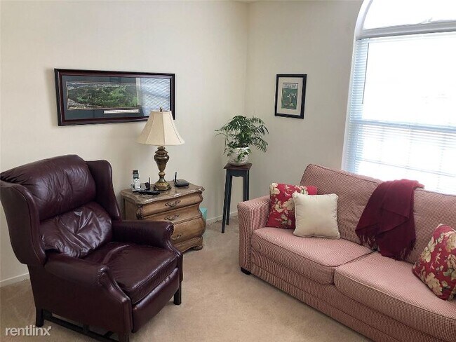 Building Photo - 2 br, 2 bath Townhome - 1101 Langley Rd
