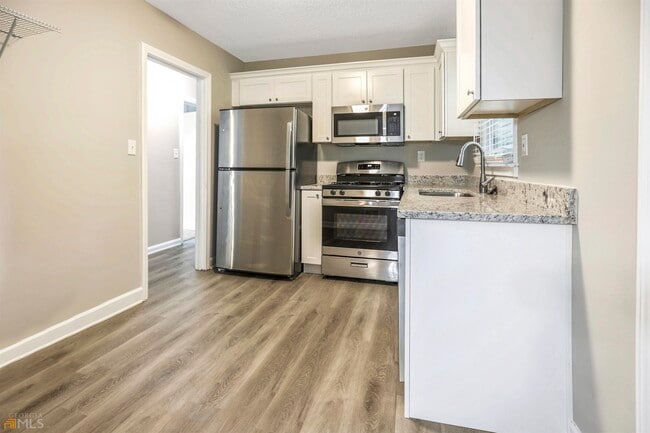 Building Photo - 2895 Horse Shoe Dr