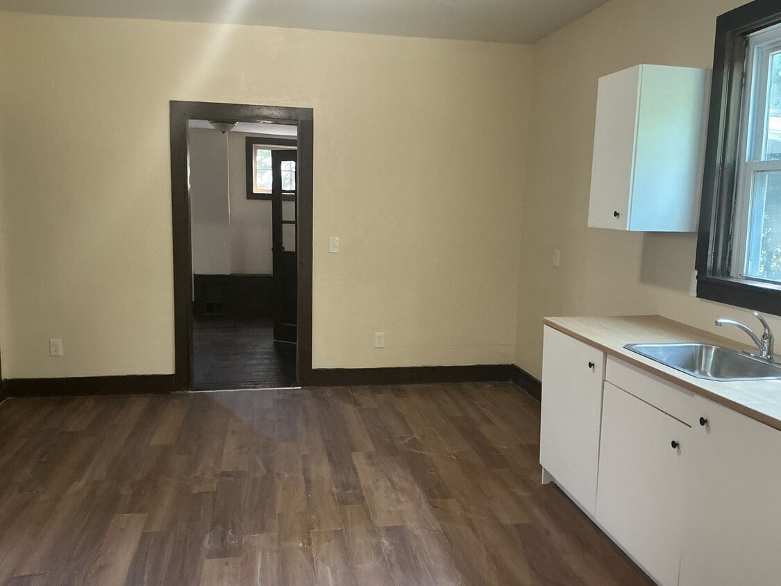 Foto principal - Spacious and Updated Single Family Home