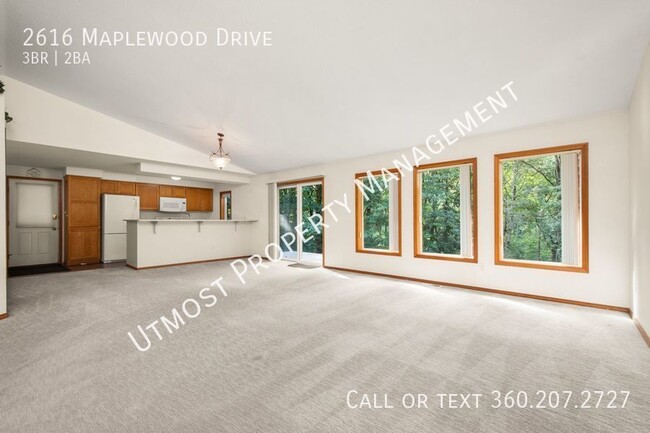 Building Photo - Charming 3BD Ranch in Longview Situated on...