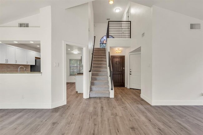 Building Photo - 12312 Yarmont Way