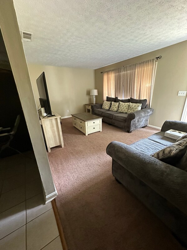 Foto del edificio - 5903 Blueridge Dr