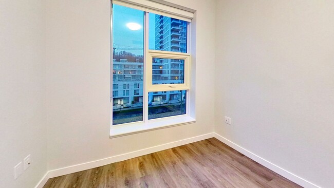 Building Photo - 3430 E Kent Av S