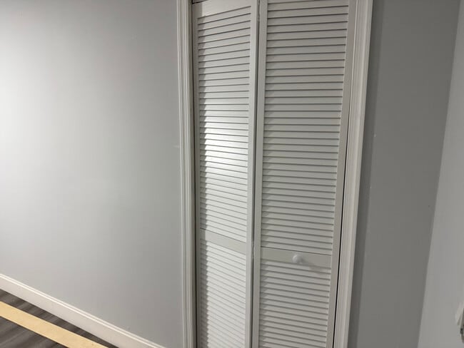 Foto del edificio - 330 Suter Rd