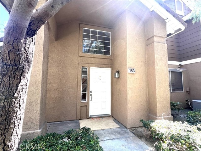 Building Photo - 13220 Royalcrest Ct