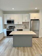 Building Photo - 93 Boston Post Rd