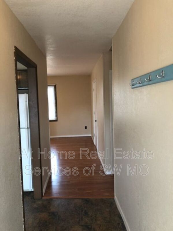 Foto del edificio - 3231 W Olive St