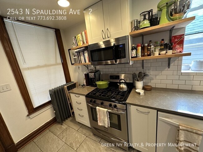 Foto del edificio - 2543 N Spaulding Ave