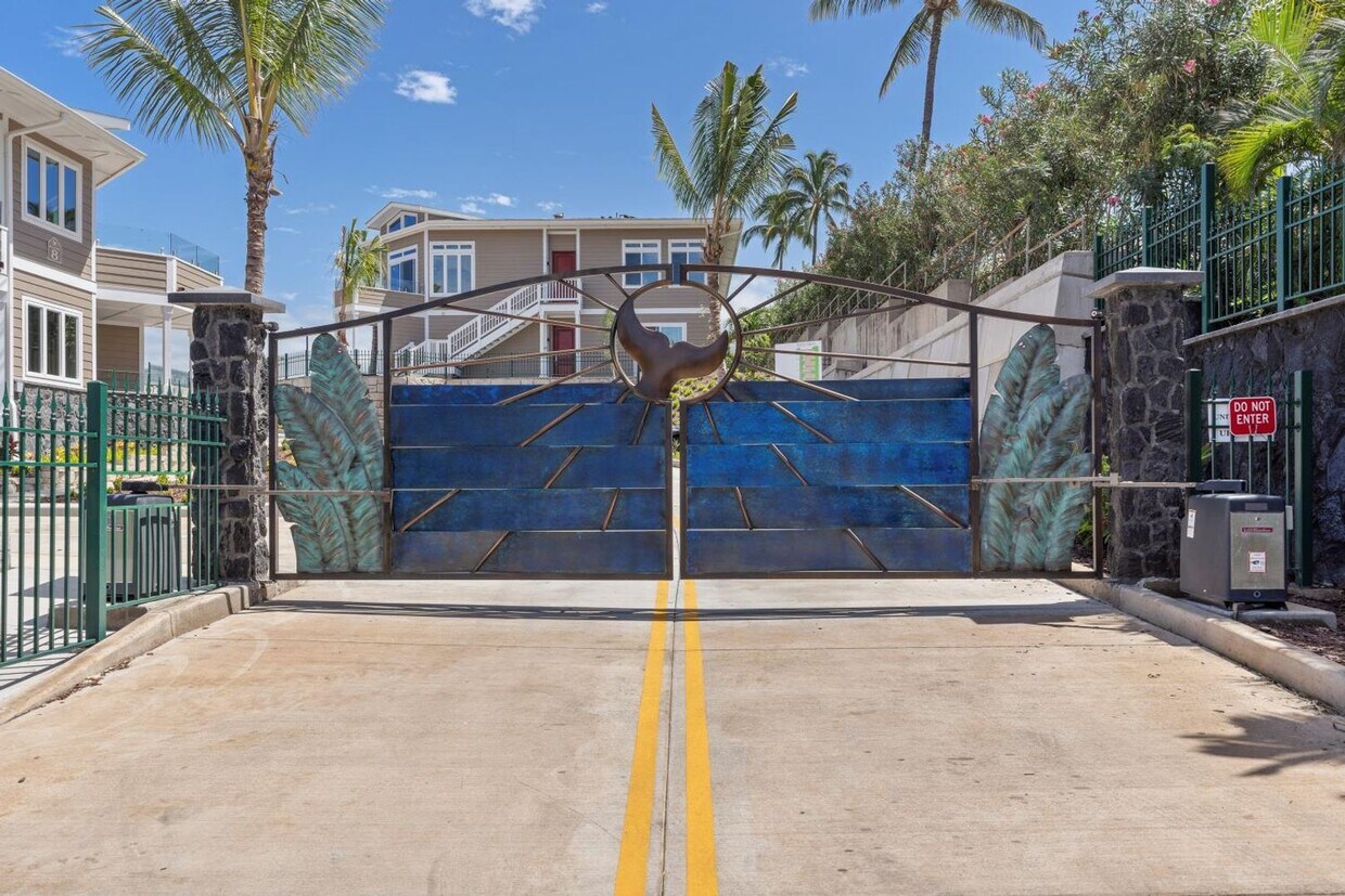 Primary Photo - Luxury 3/2 Grated Community in South Kihei.